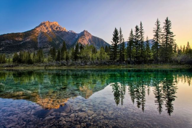 Hiking Mt. Lorette Ponds