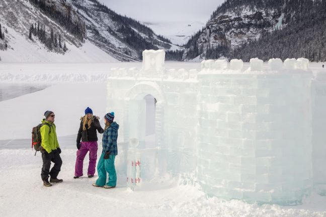 Lake Louise Winterland Tour with White Mountain Adventures